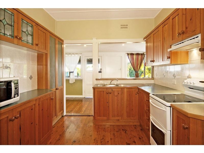 28 Tanang Street, Bomaderry NSW 2541