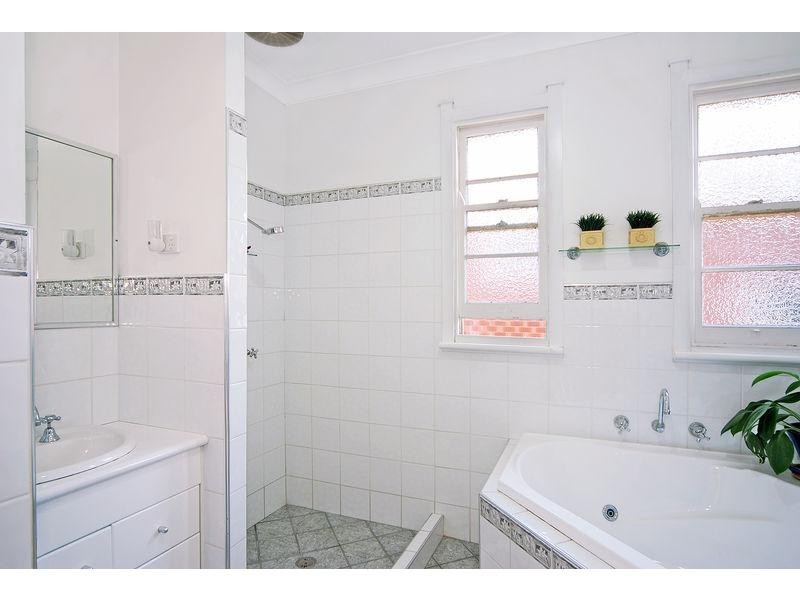 28 Tanang Street, Bomaderry NSW 2541