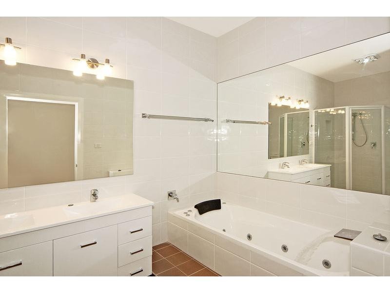 30 Illaroo Road, North Nowra NSW 2541