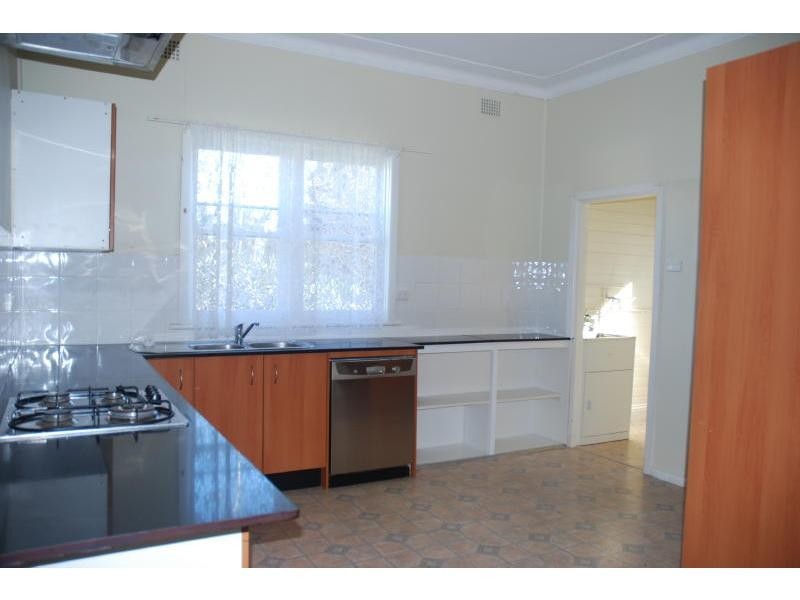 47 Moss Street, Nowra NSW 2541