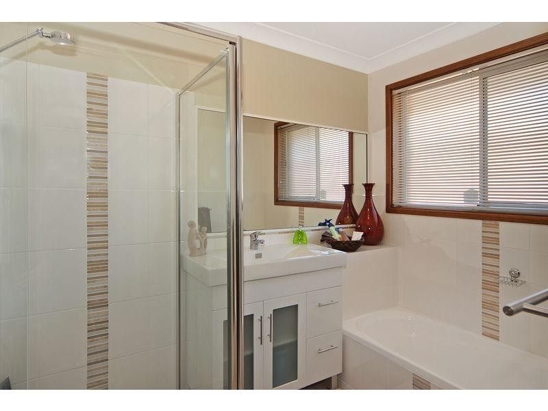 Villa 4/40 Lyndhurst Drive, Bomaderry NSW 2541