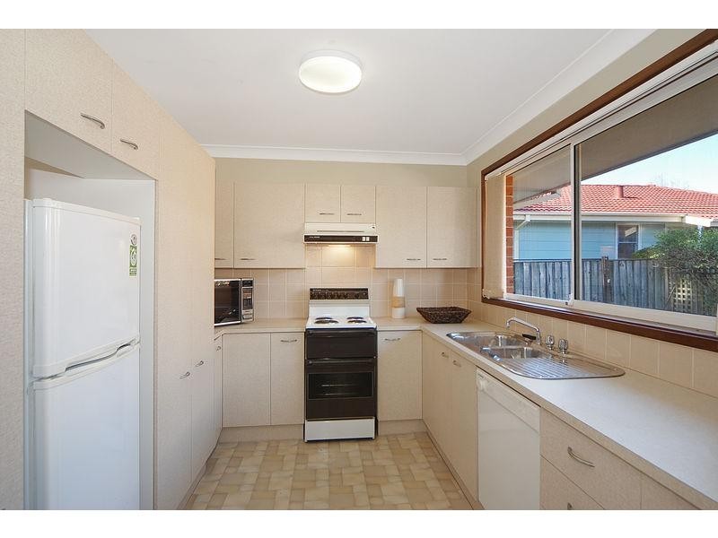 Villa 4/40 Lyndhurst Drive, Bomaderry NSW 2541