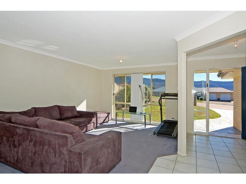 22 Hibiscus Place, Bomaderry NSW 2541