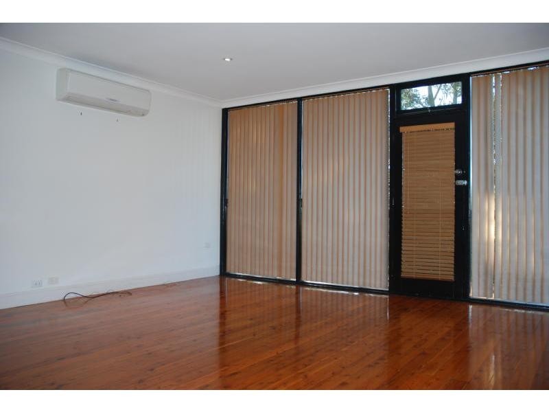 33 Walsh Crescent, North Nowra NSW 2541