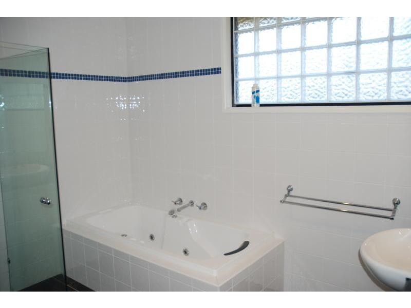 33 Walsh Crescent, North Nowra NSW 2541