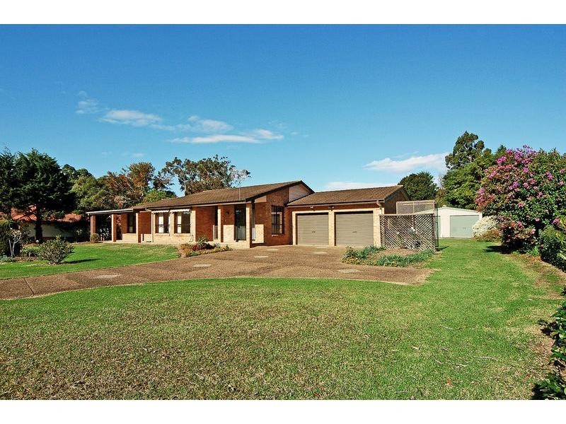 12 Halstead Place, Bomaderry NSW 2541