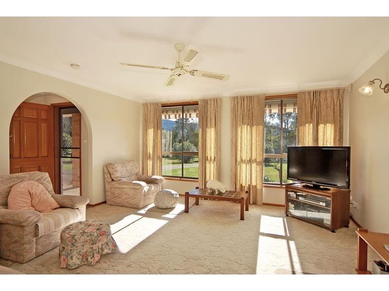 12 Halstead Place, Bomaderry NSW 2541