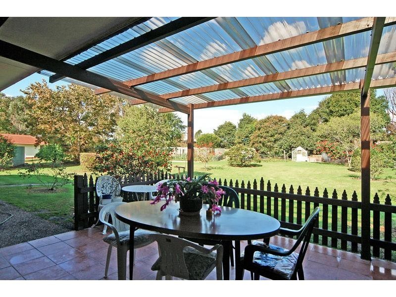 12 Halstead Place, Bomaderry NSW 2541