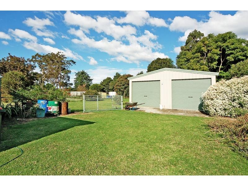 12 Halstead Place, Bomaderry NSW 2541