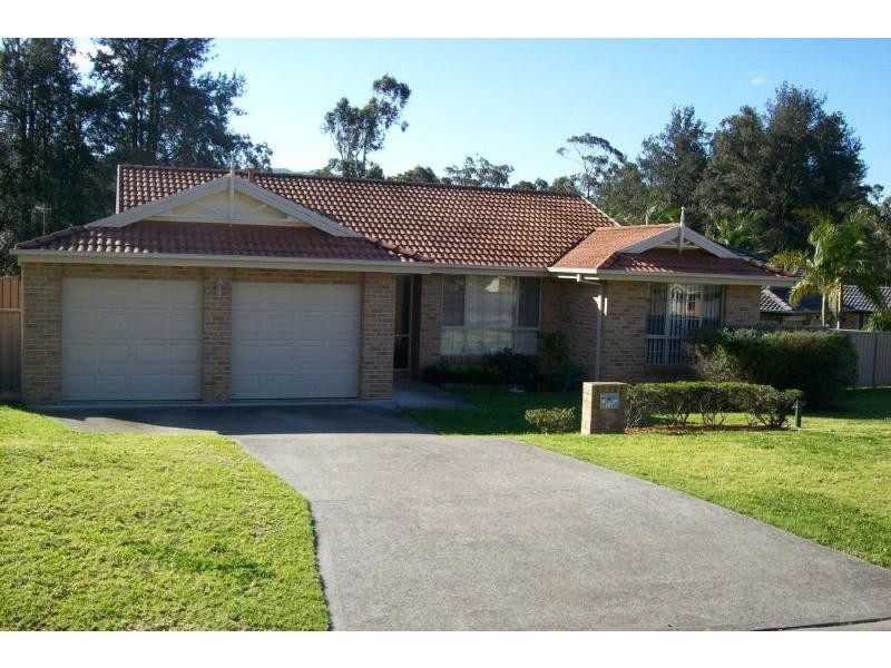 13 Magnolia Grove, Bomaderry NSW 2541