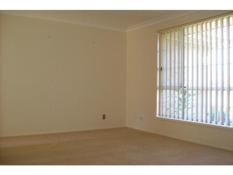 13 Magnolia Grove, Bomaderry NSW 2541