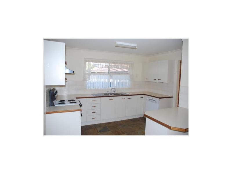 5 Cane Close, North Nowra NSW 2541