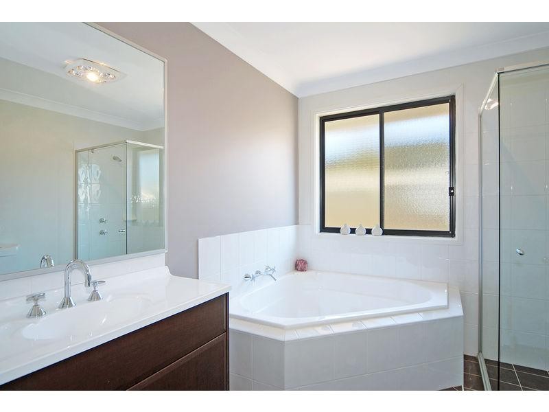 14 Emerald Drive, Meroo Meadow NSW 2540