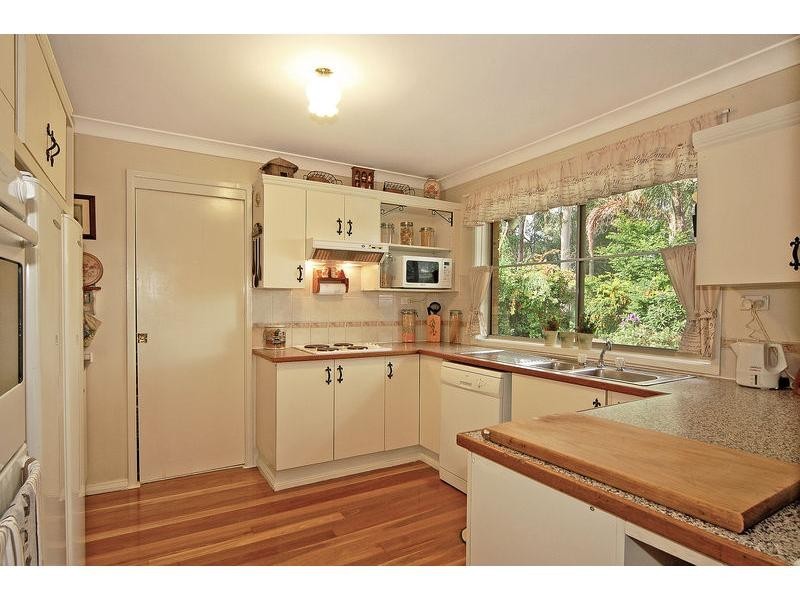 9 Tartarian Crescent, Bomaderry NSW 2541