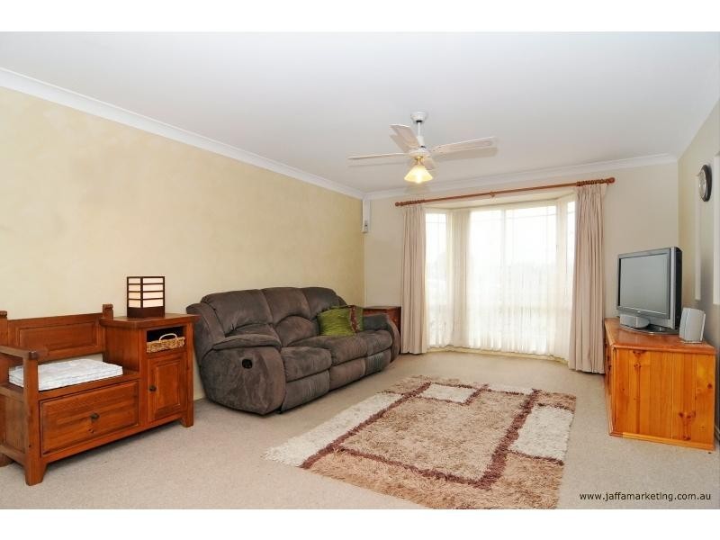 37 Illawarra Circuit, Worrigee NSW 2540