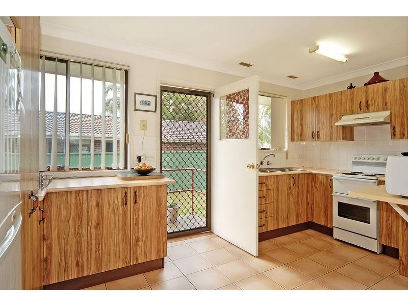 8 Ramsey Grove, Bomaderry NSW 2541