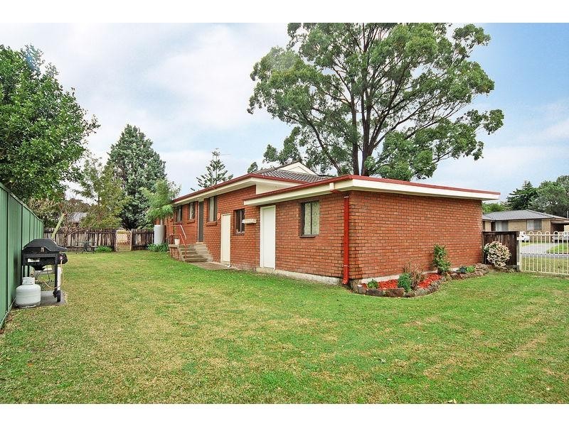 8 Ramsey Grove, Bomaderry NSW 2541