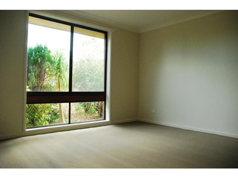 4 Groudle Glen, Bomaderry NSW 2541