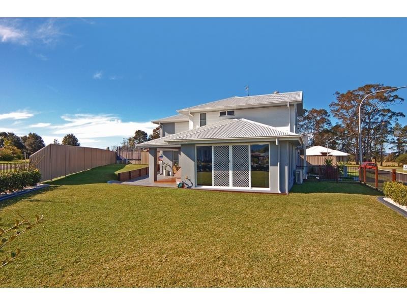 1 Jade Place, Meroo Meadow NSW 2540