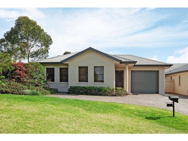 1 Magnolia Grove, Bomaderry NSW 2541