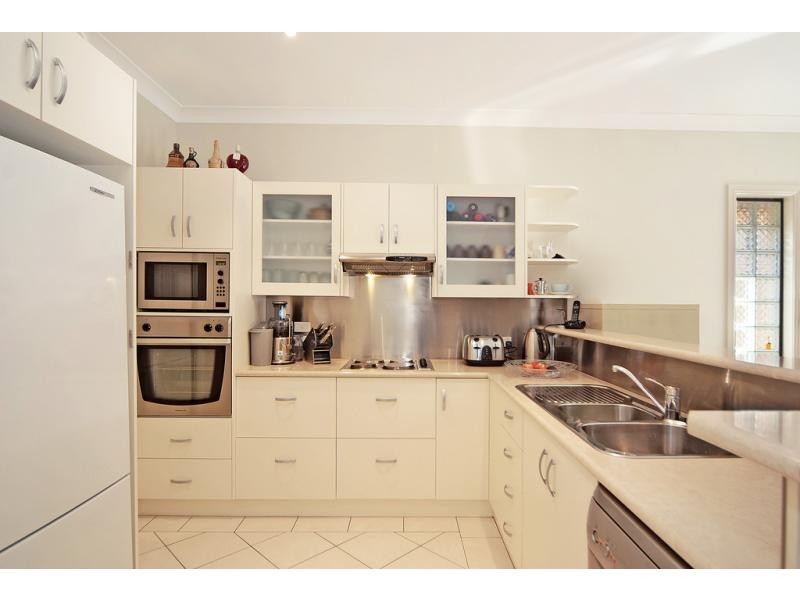 1 Magnolia Grove, Bomaderry NSW 2541