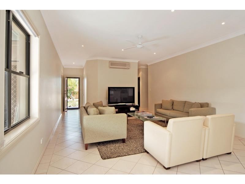 1 Magnolia Grove, Bomaderry NSW 2541