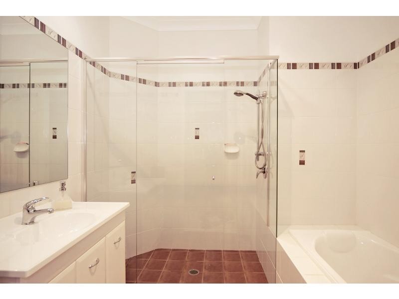 1 Magnolia Grove, Bomaderry NSW 2541