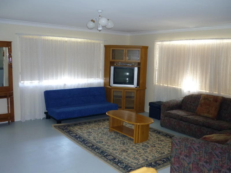 10 Leonore Avenue, Greenwell Point NSW 2540