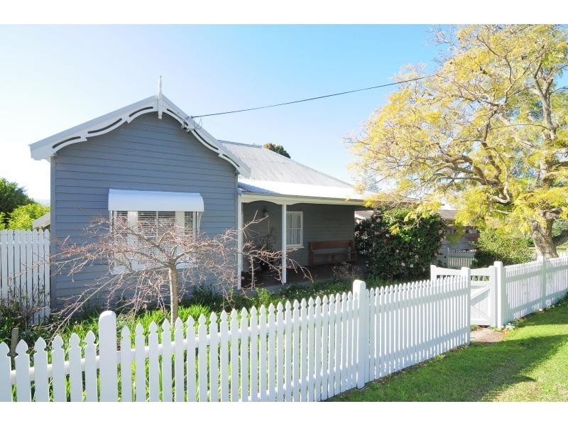 17 Worrigee Street, Nowra NSW 2541