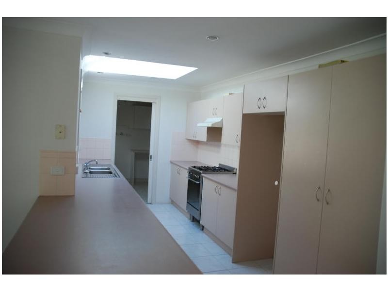 4 Isa Road, Worrigee NSW 2540