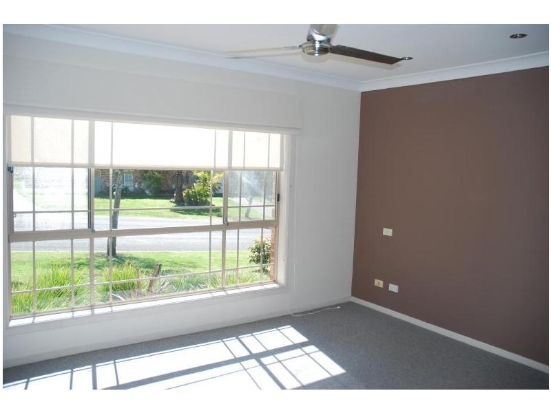 4 Isa Road, Worrigee NSW 2540