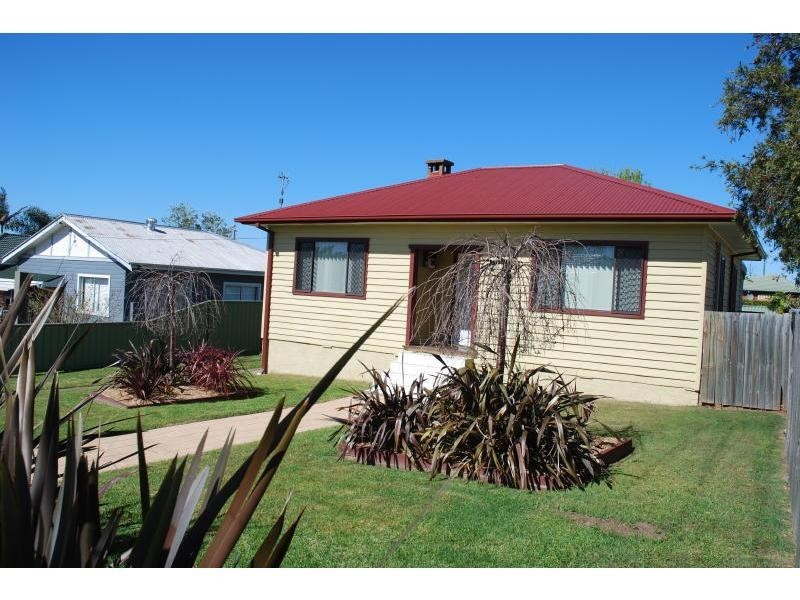 47 Mulgen Avenue, Bomaderry NSW 2541