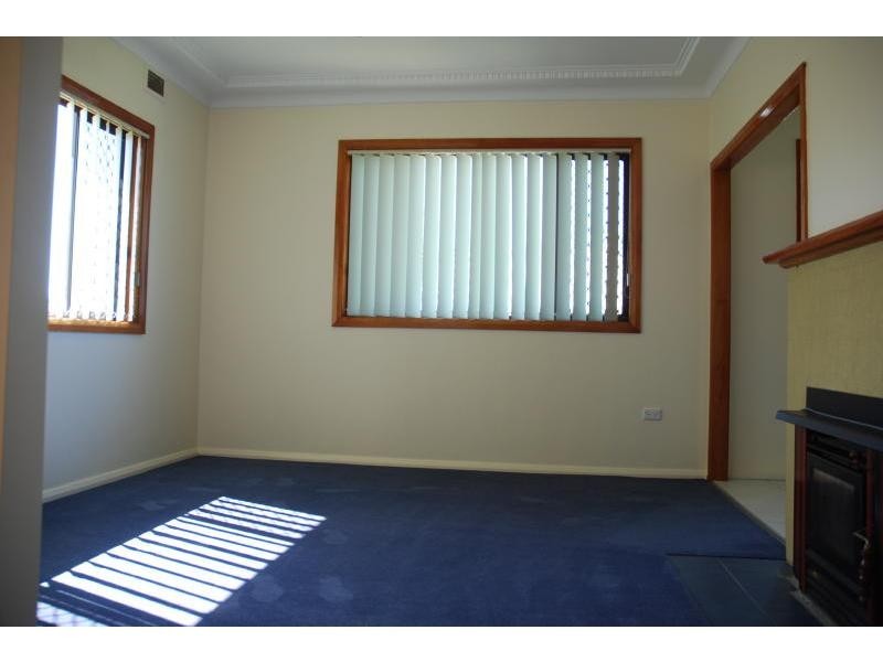 47 Mulgen Avenue, Bomaderry NSW 2541