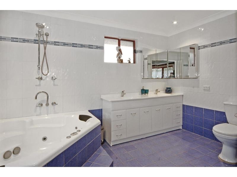 5 Sutherland Drive, North Nowra NSW 2541