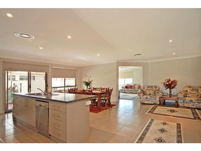 139 Rayleigh Drive, Worrigee NSW 2540