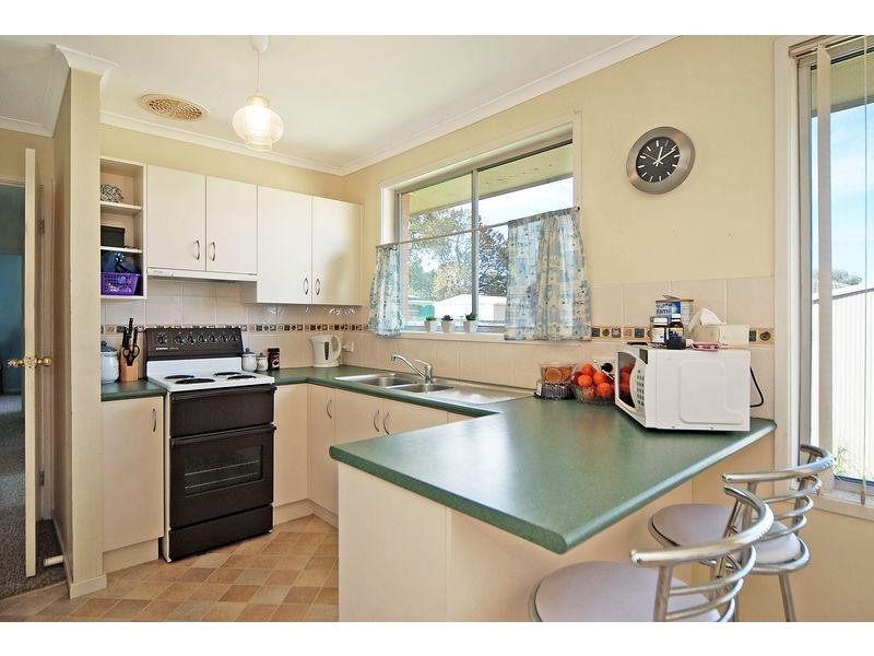 6 Condie Crescent, North Nowra NSW 2541