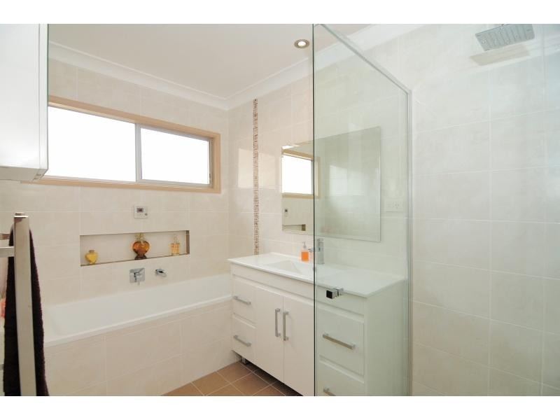 4 Emery Close, Bomaderry NSW 2541