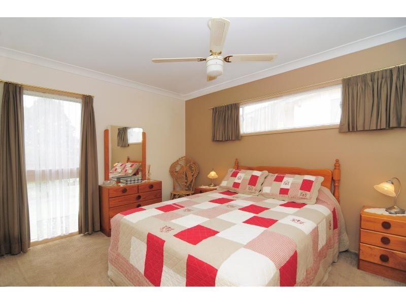 4 Emery Close, Bomaderry NSW 2541