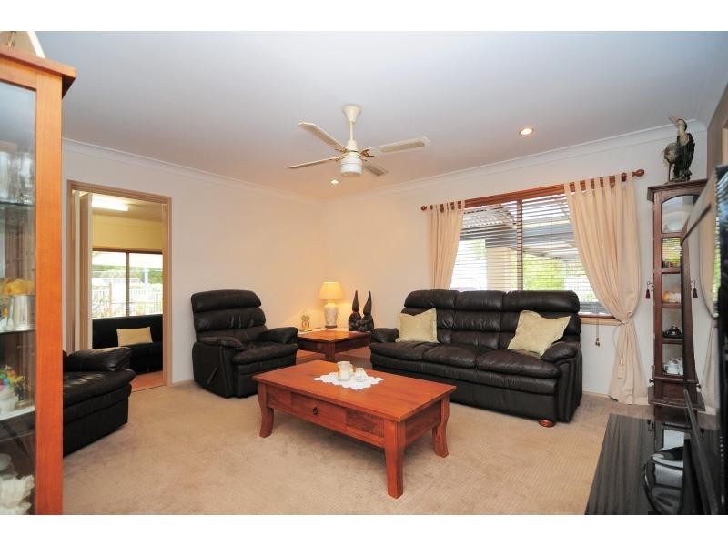4 Emery Close, Bomaderry NSW 2541
