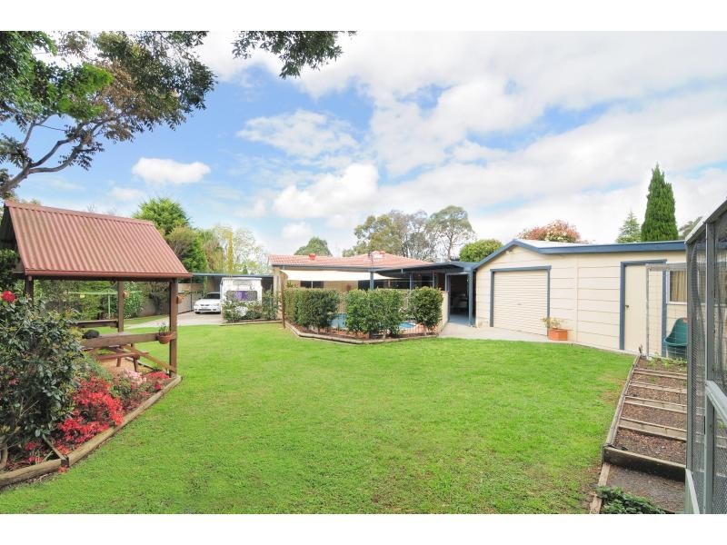 4 Emery Close, Bomaderry NSW 2541