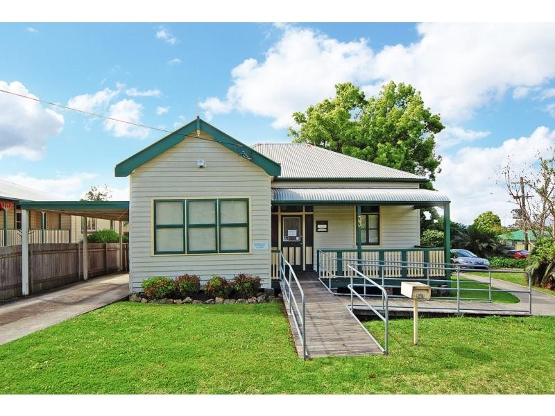 33 Worrigee Street, Nowra NSW 2541