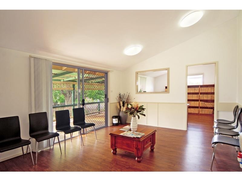 33 Worrigee Street, Nowra NSW 2541