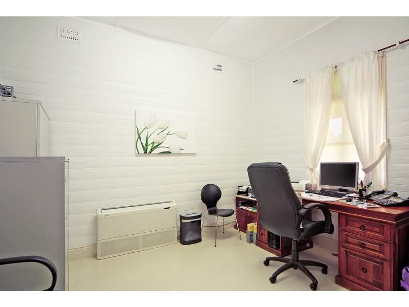 33 Worrigee Street, Nowra NSW 2541