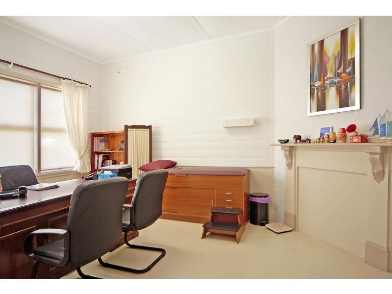 33 Worrigee Street, Nowra NSW 2541