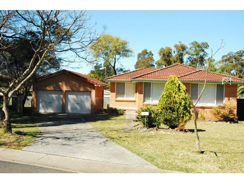 2 Bromley Close, West Nowra NSW 2541