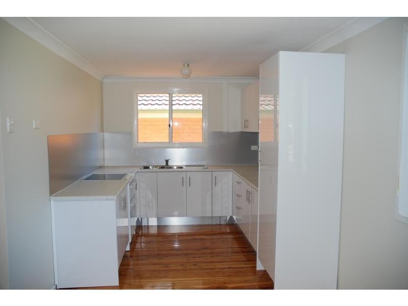 2 Bromley Close, West Nowra NSW 2541