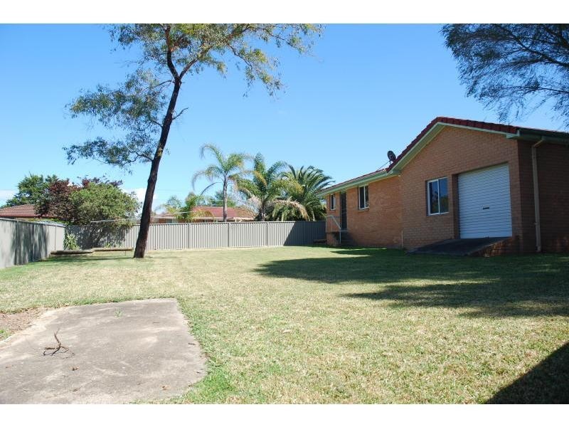 2 Bromley Close, West Nowra NSW 2541
