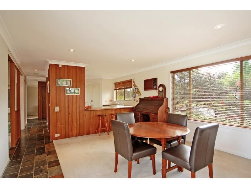2 Clarke Avenue, North Nowra NSW 2541
