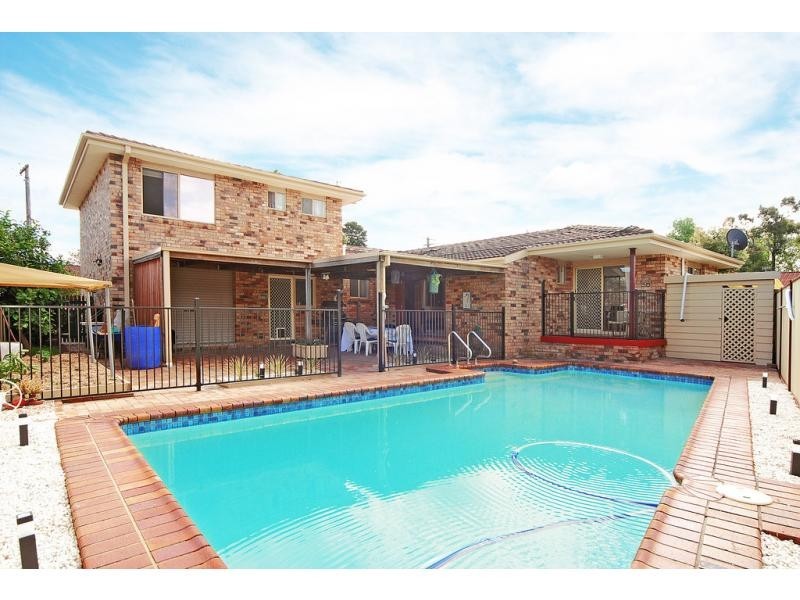 2 Clarke Avenue, North Nowra NSW 2541