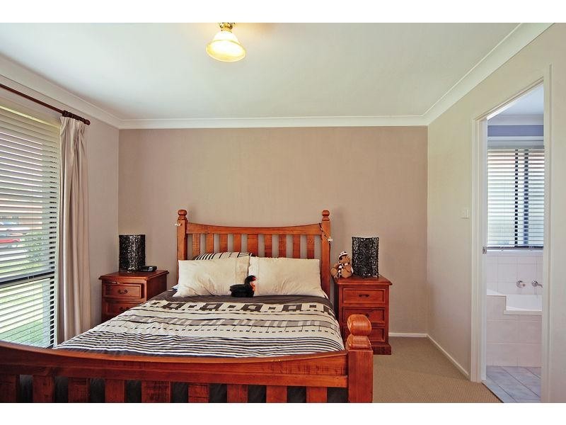 49 St James Crescent, Worrigee NSW 2540